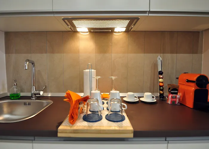 Delco Nocleg ze śniadaniem 4*